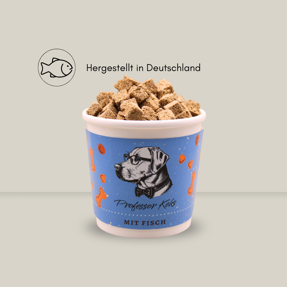 hundekekse aus Dorsch im blauen Becher mit der Überschrift Hergestellt in Deutschland