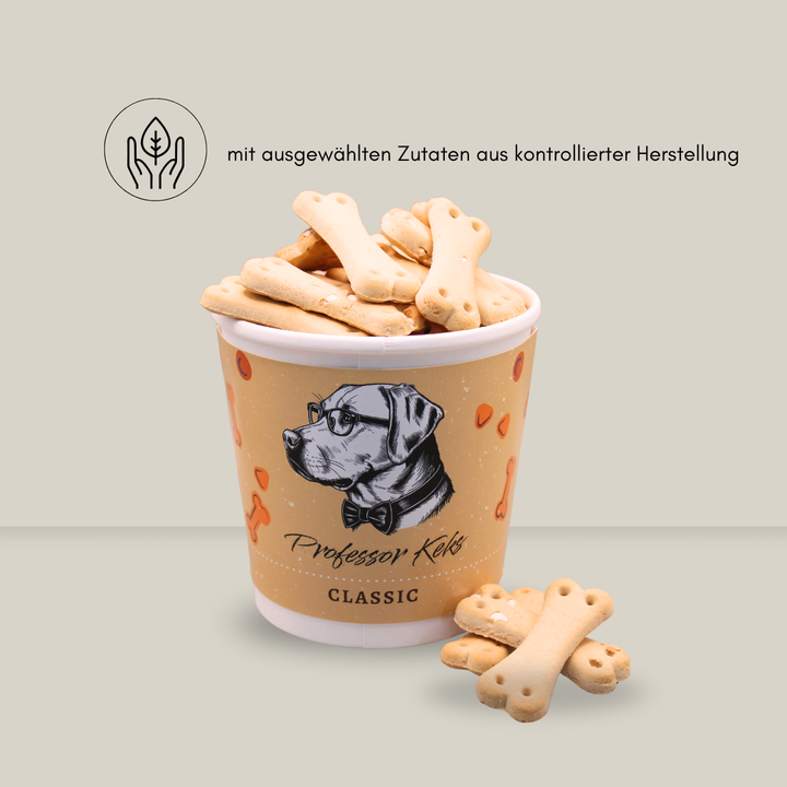 Hundekekse im Pappbecher mit dem Hinweis ausgewählte Zutaten aus kontrollierter Herstellung