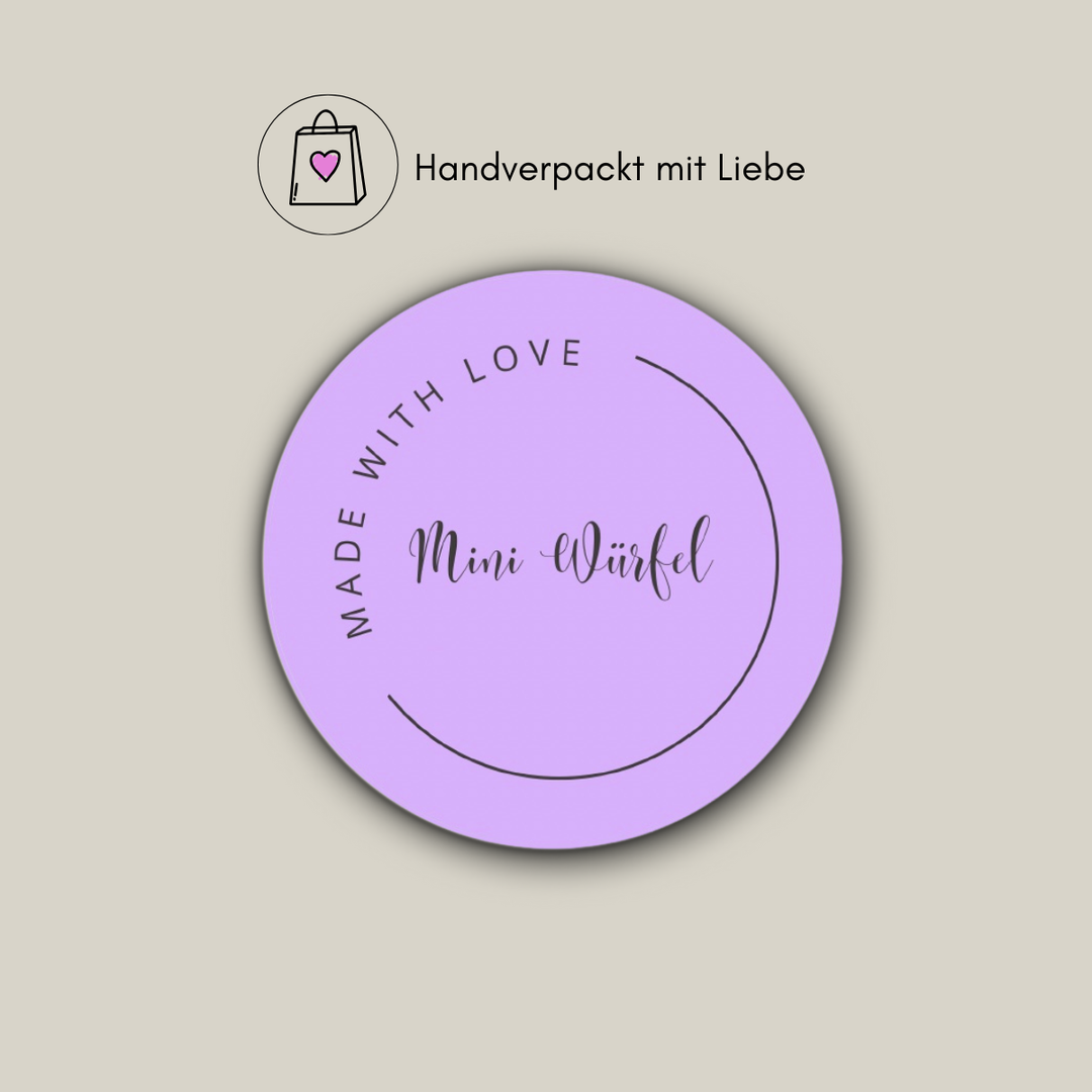 Produktaufkleber für Hundekekse aus Pferdefleisch mit dem Hinweis handverpackt mit Liebe