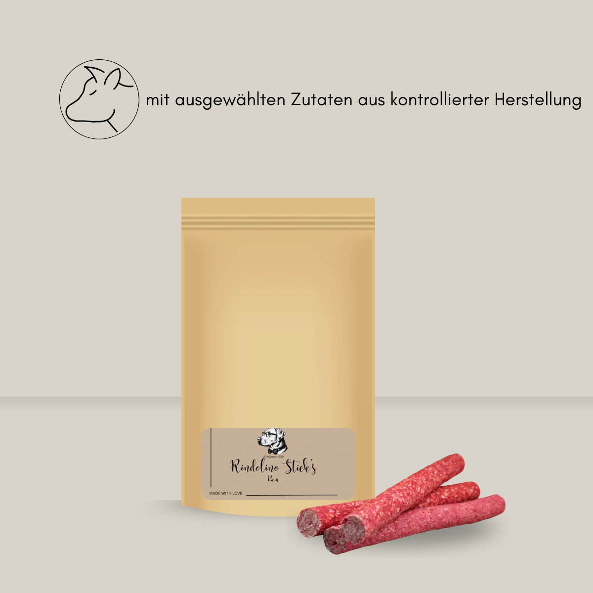 Standbodenbeutel aus Papiermit roten Kaustangen für Hunde und dem Hinweis "mit ausgewählten Zutaten aus kontrollierter Herstellung"